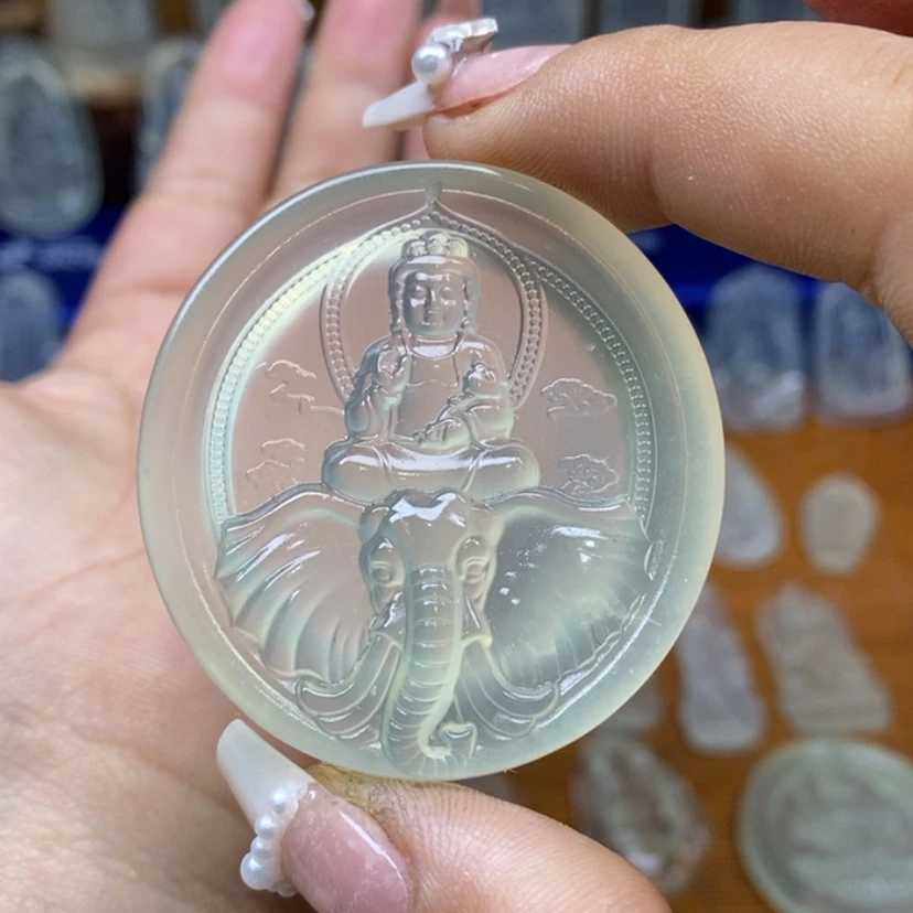 【闪购商品】蛇纹石玉颈饰未镶嵌方****）