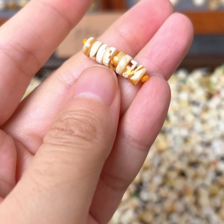 蜜蜡未镶嵌裸石6mm一组