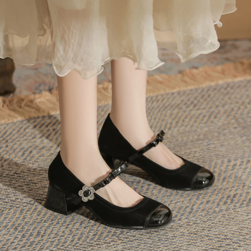 粗跟玛丽珍鞋女中跟法式复古小皮鞋2025新款夏季浅口一字扣带单鞋