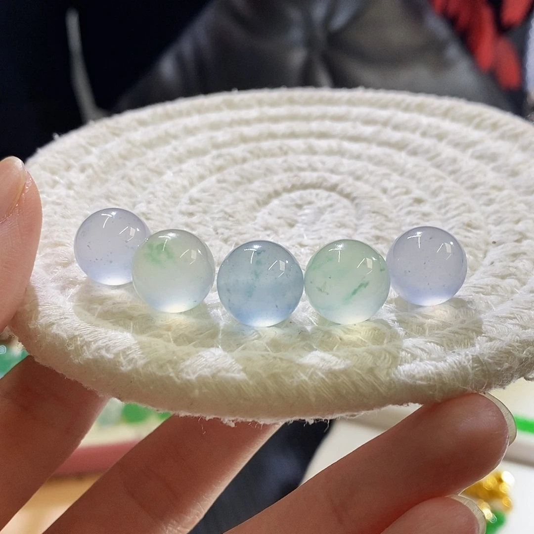 未镶嵌挂件翡翠单颗价多样性发其一
