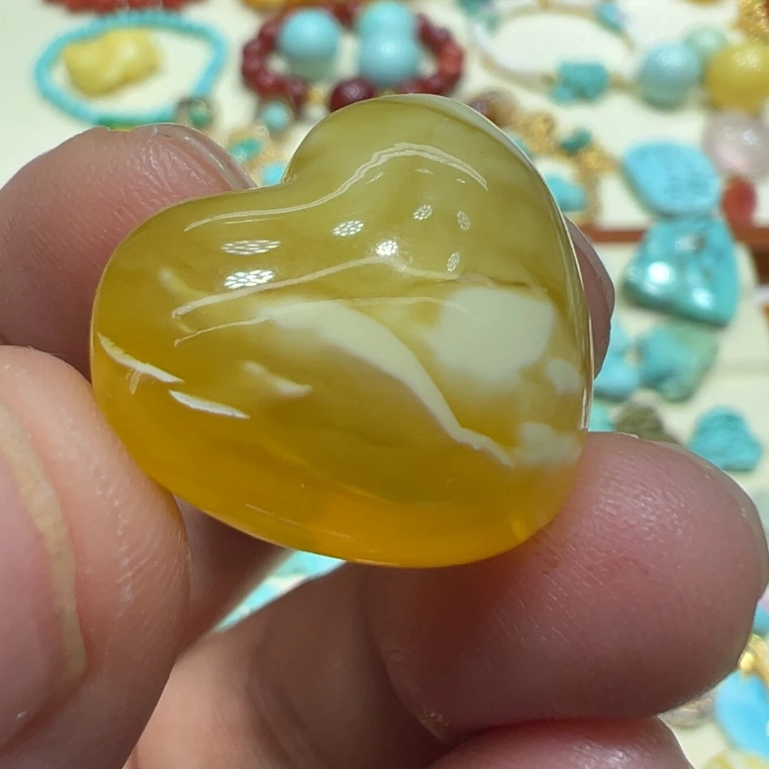 琥珀颈饰未镶嵌爱心