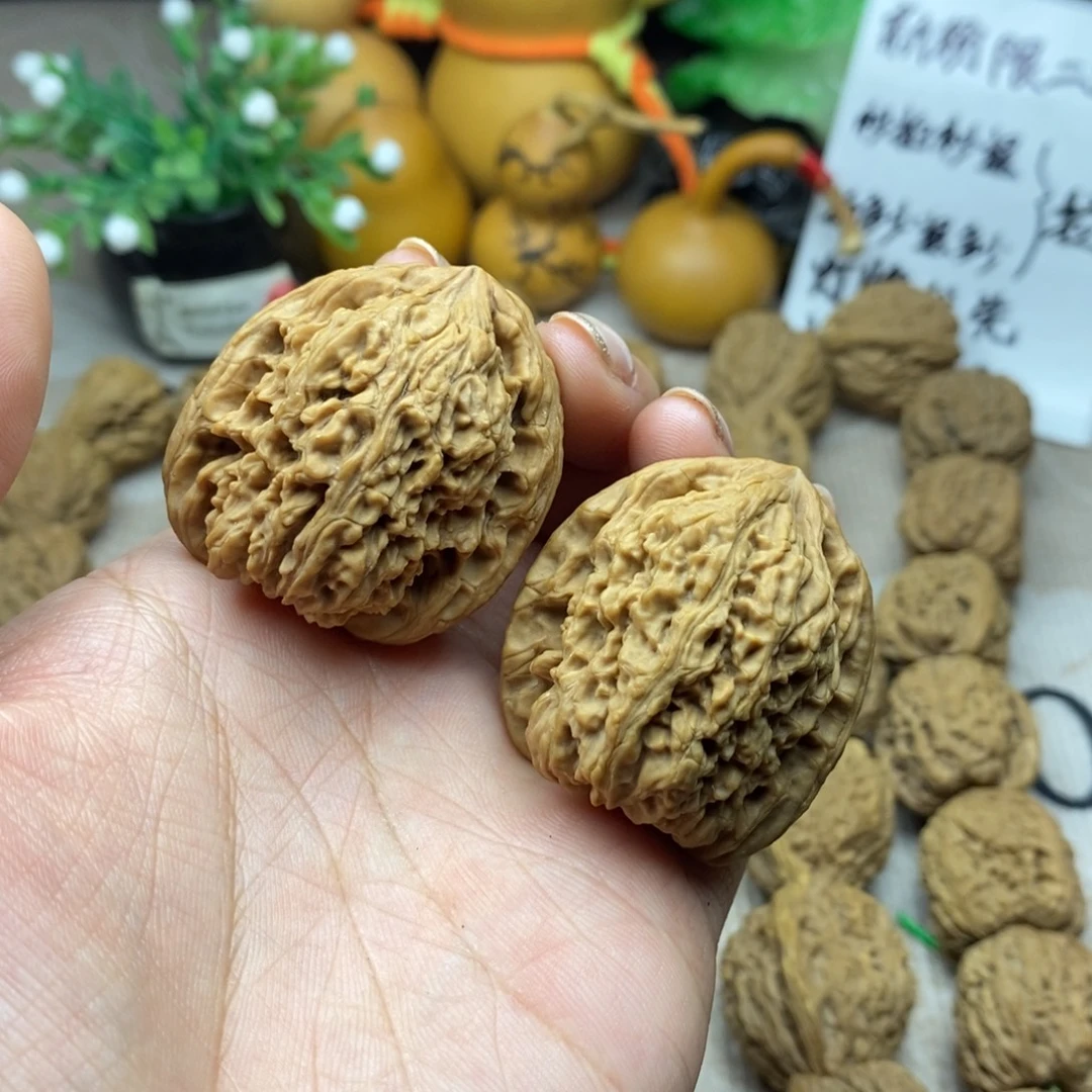 大***觉文玩核桃吊坠涿鹿