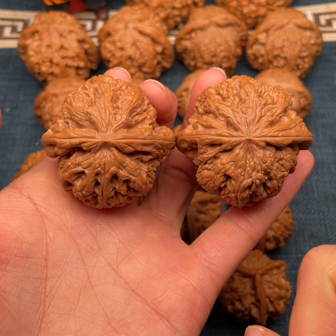 把件文玩核桃44全品毕业球粗筋50克