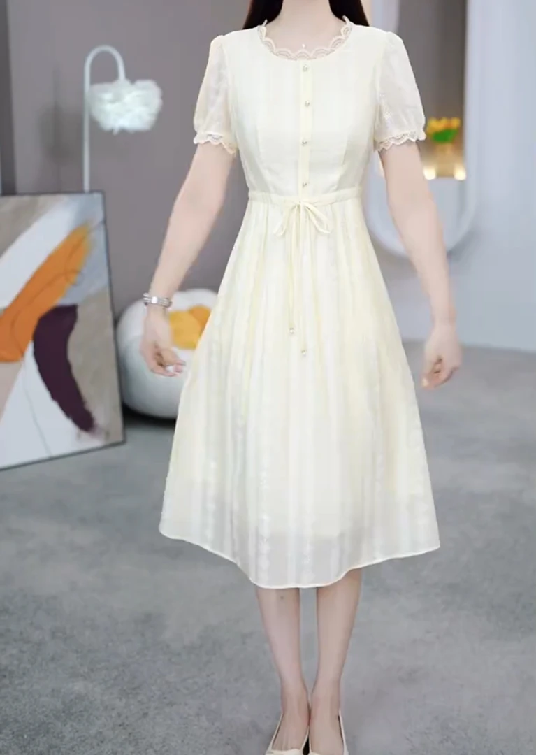 [依铭服饰] A8888112  # 夏季  新款  减龄 收腰 显瘦  连衣裙