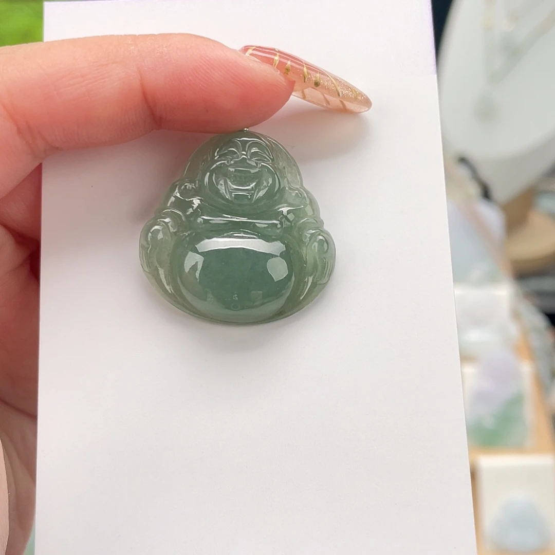 翡翠未镶嵌颈饰佛公