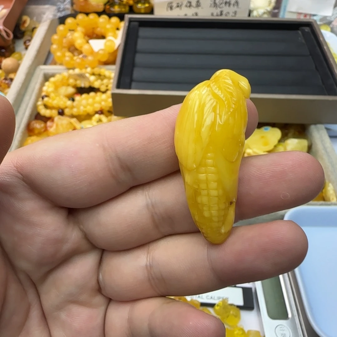 琥珀未镶嵌裸石6.52克