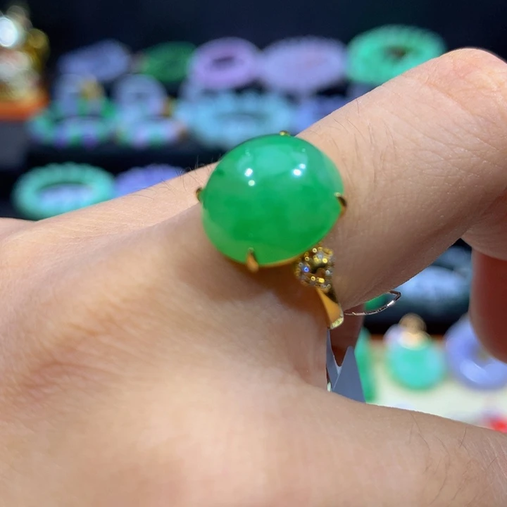 翡翠18K金镶嵌颈饰翡翠