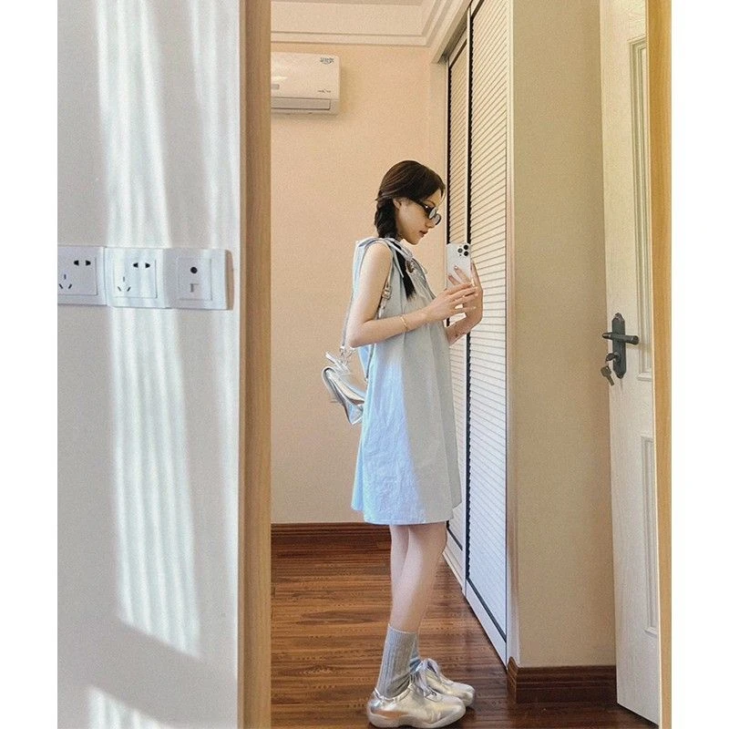 法式甜美小清新蓝色无袖背带连衣裙女2025新款夏季系带直筒短裙子