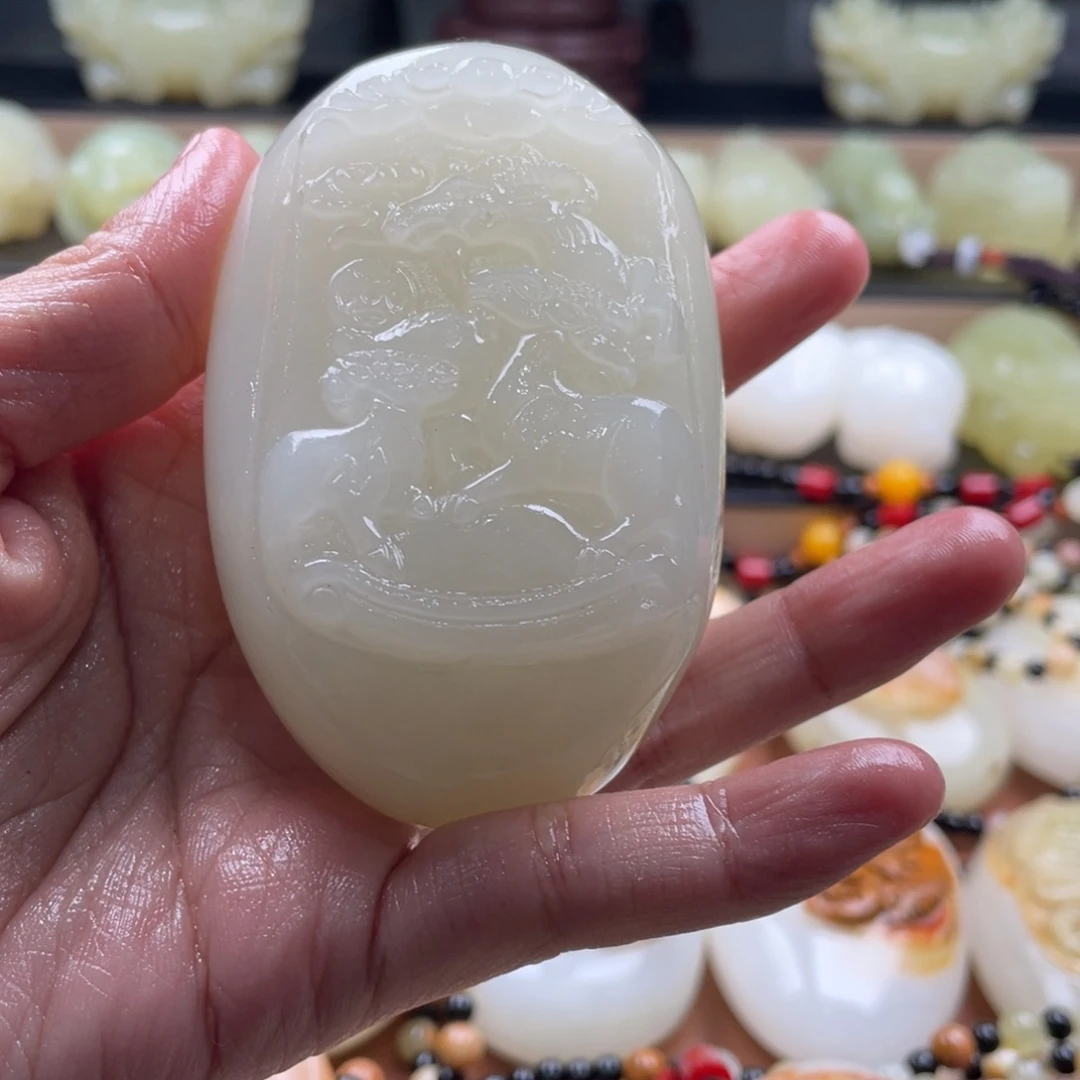 牛***山石材古青石手把件