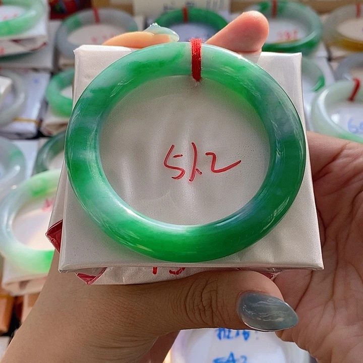 翡翠手镯未镶嵌手镯