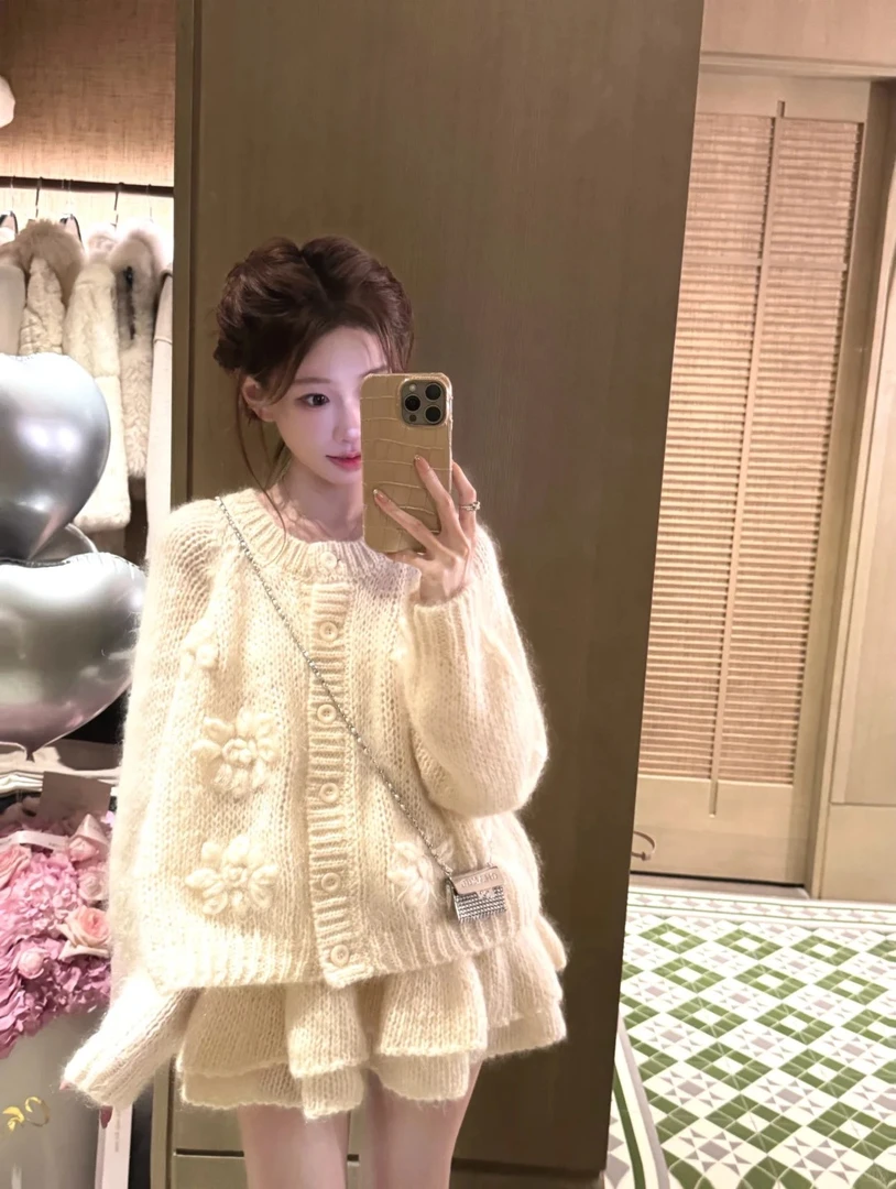 2025秋冬新款法式立体花朵宽松慵懒针织开衫配显瘦针织半裙两件套