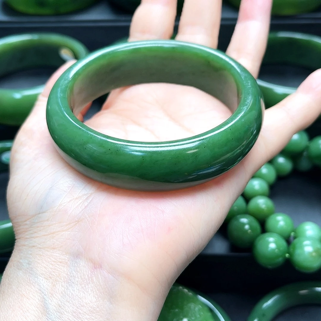 和田玉（碧玉）未镶嵌手镯