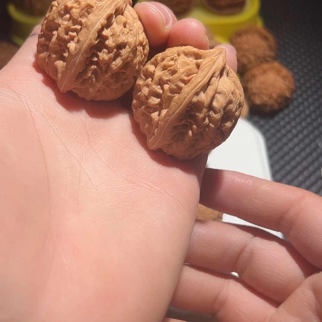 吊坠文玩核桃红锦鲤 文玩核桃