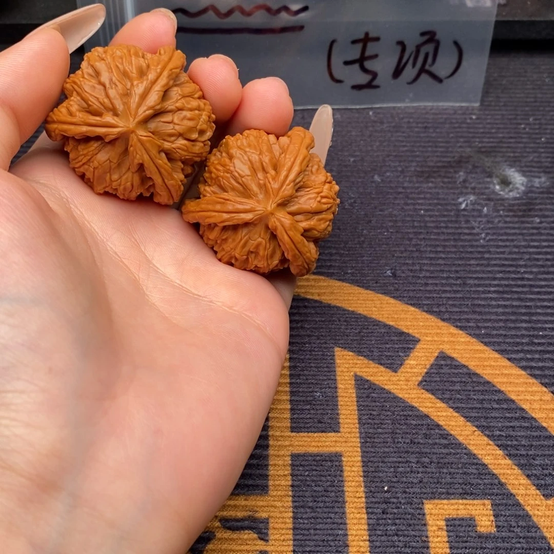 快***生吊坠文玩核桃白狮子