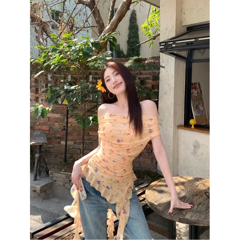 今年流行爆款辣妹复古一字肩上衣夏季小碎花不规则气质法式T恤女