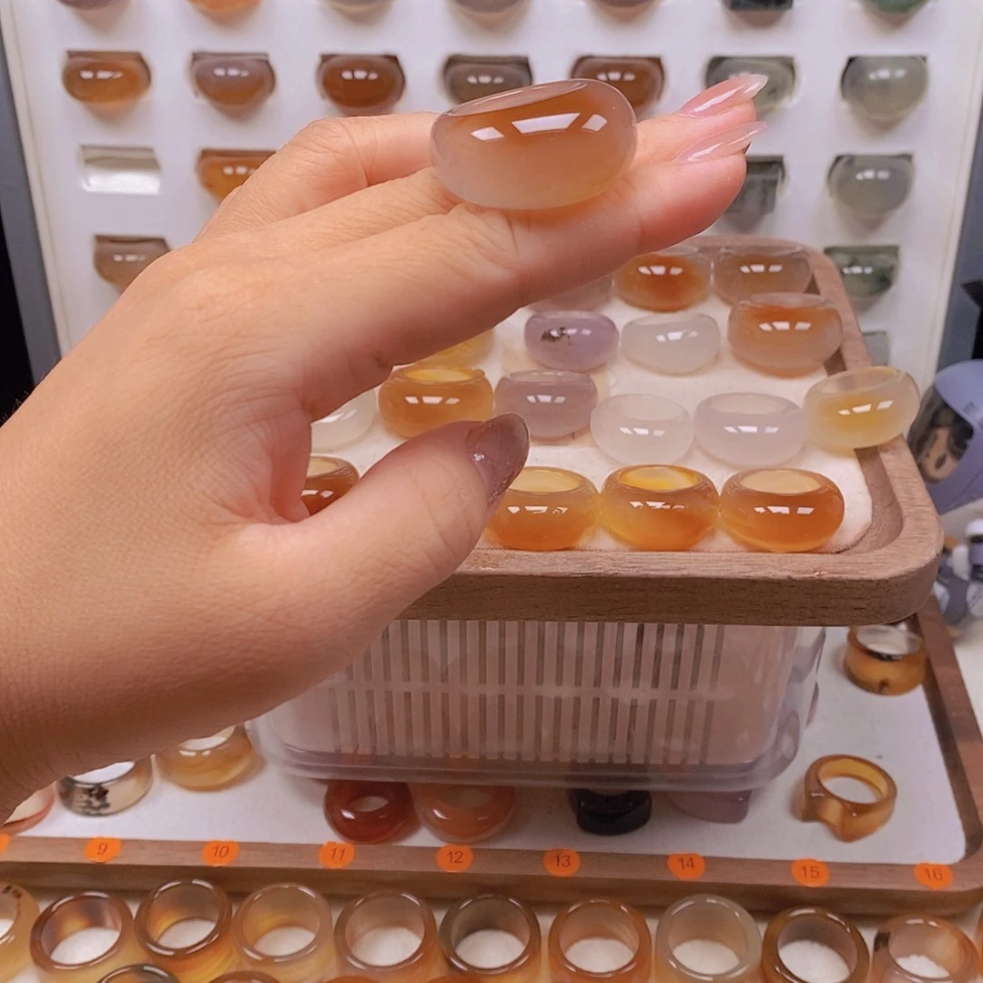 禾****玛瑙/玉髓未镶嵌戒指港19