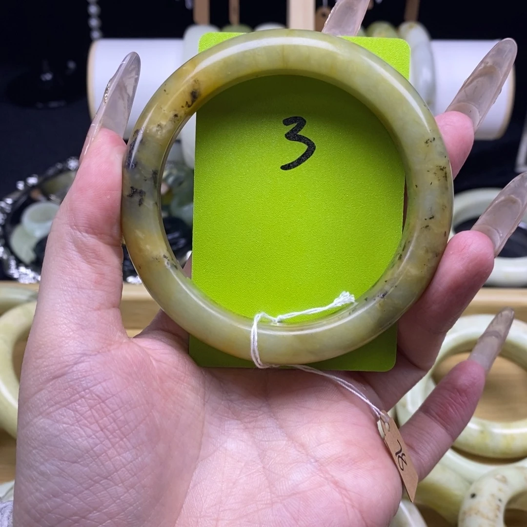 蛇纹石玉未镶嵌手镯62.3