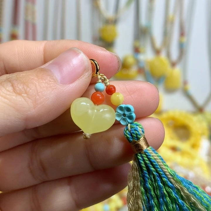 蜜蜡未镶嵌裸石配饰