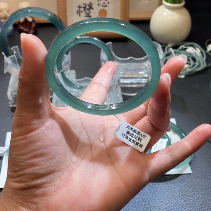 未镶嵌手镯翡翠冰蓝水