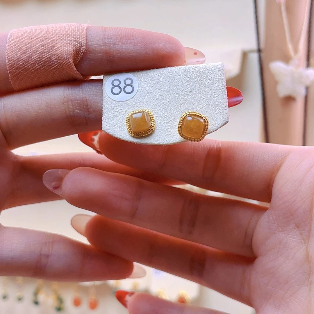 和田玉（糖玉）耳饰银S925镀金镶嵌