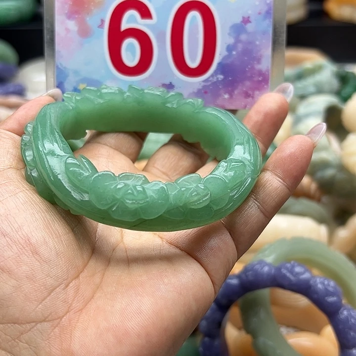 未镶嵌手镯石英岩玉