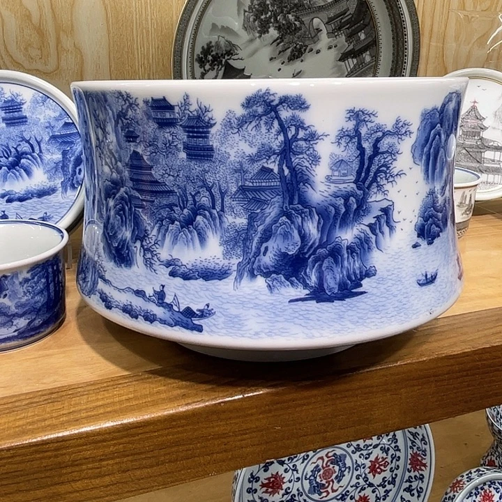 L***3青花春山图茶洗一个