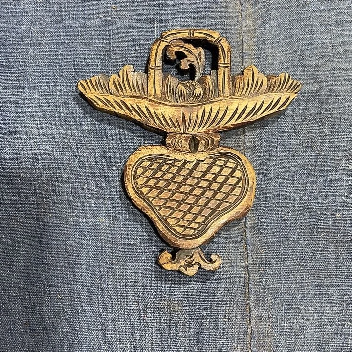 熊***n香榧木精美雕刻挂件jb