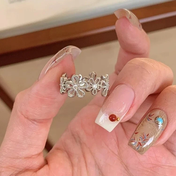 铜合金戒指 新中式复古镂空花朵戒指蕾丝镶钻设计小众轻奢