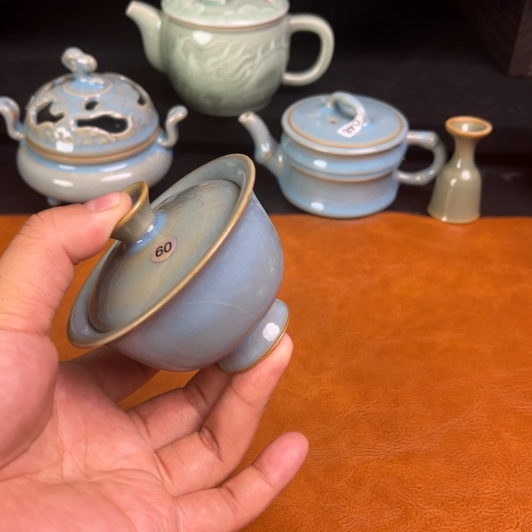 【闪购商品】莫***渊哈哈哇塞汝瓷天蓝