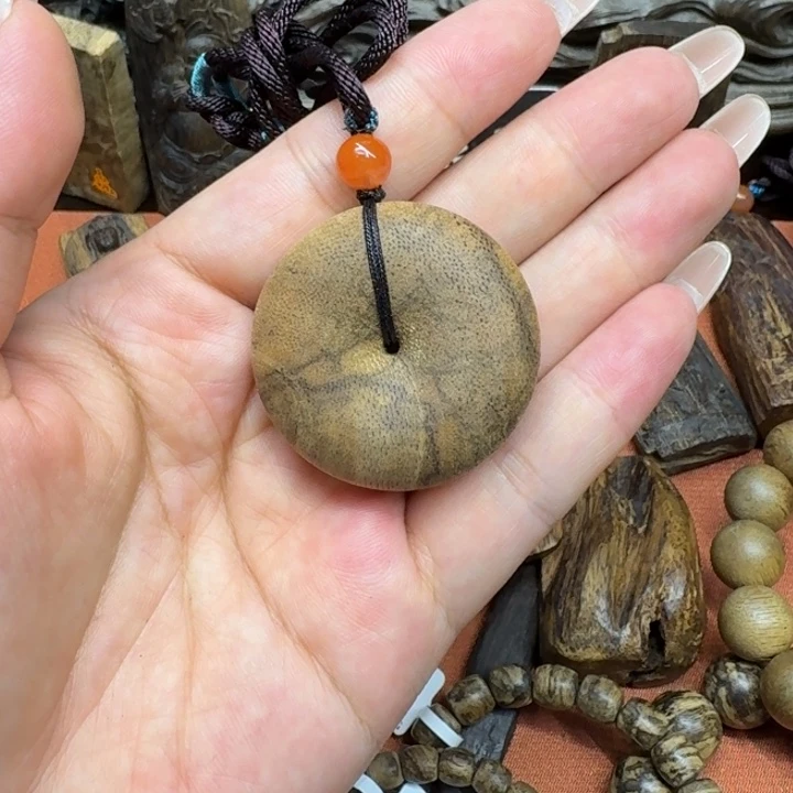 大叶紫檀（黑酸枝木类）