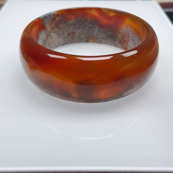 手镯玛瑙/玉髓未镶嵌许***士