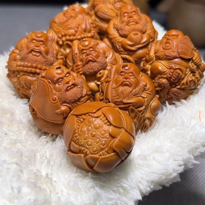 吊坠橄榄核骑兽达摩