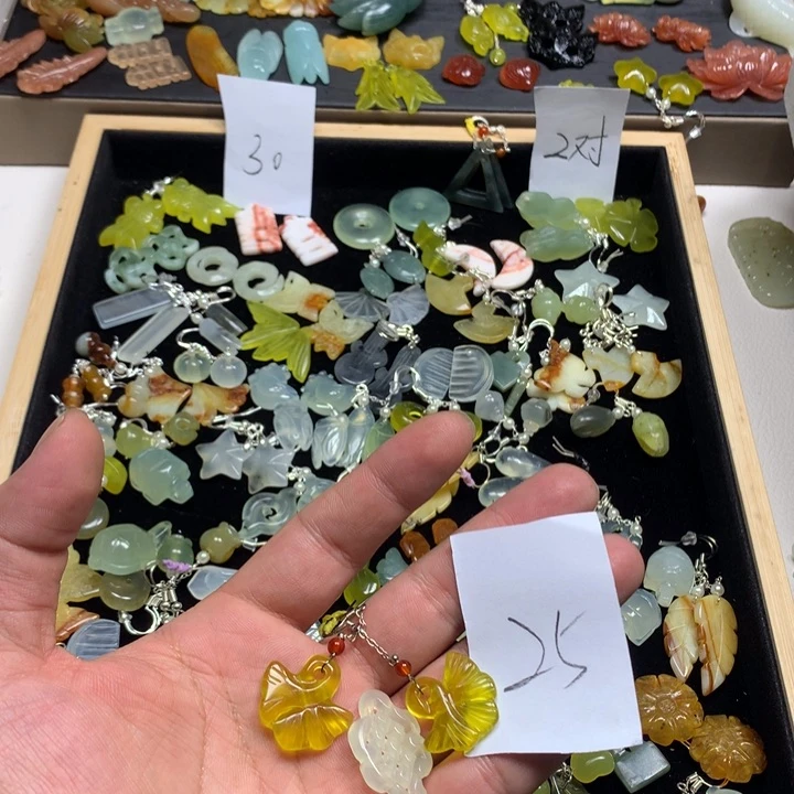 蛇纹石玉耳钉足银镀金镶嵌燕*泥