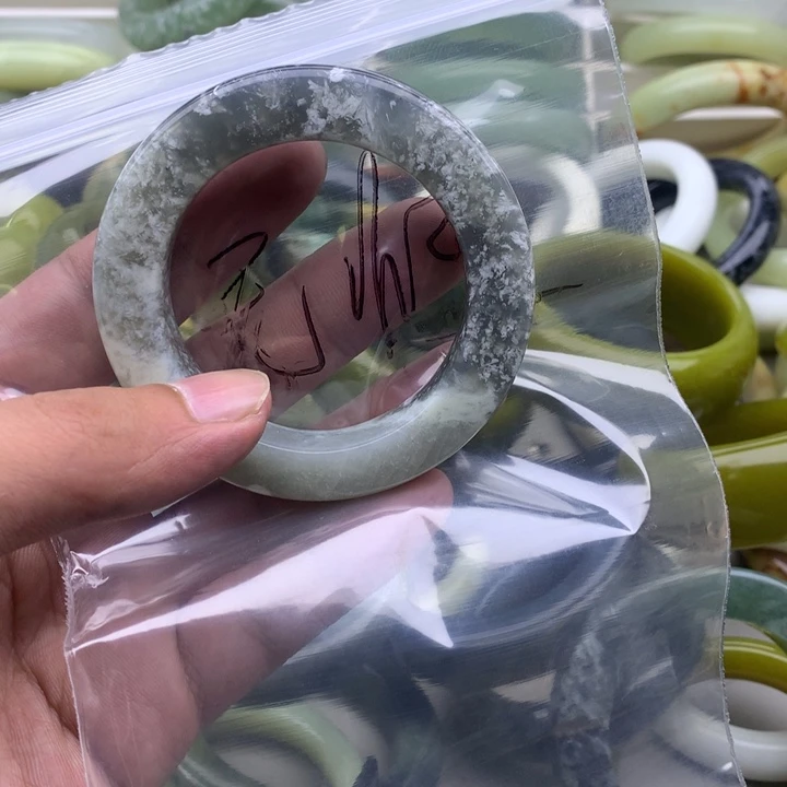 无***c未镶嵌蛇纹石玉手镯