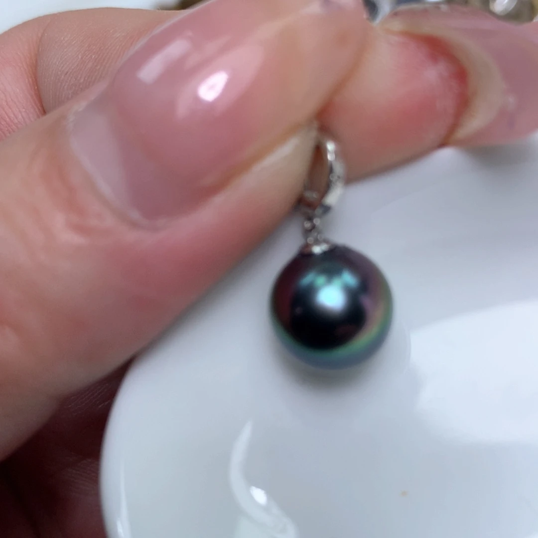 颈饰18K金镶嵌海水珍珠