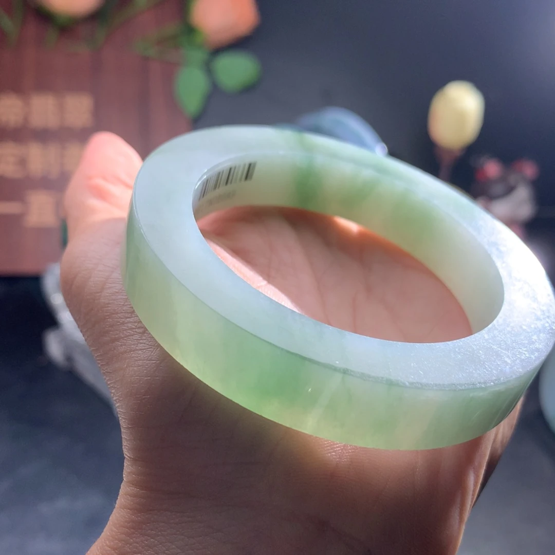 未镶嵌手镯定制翡翠