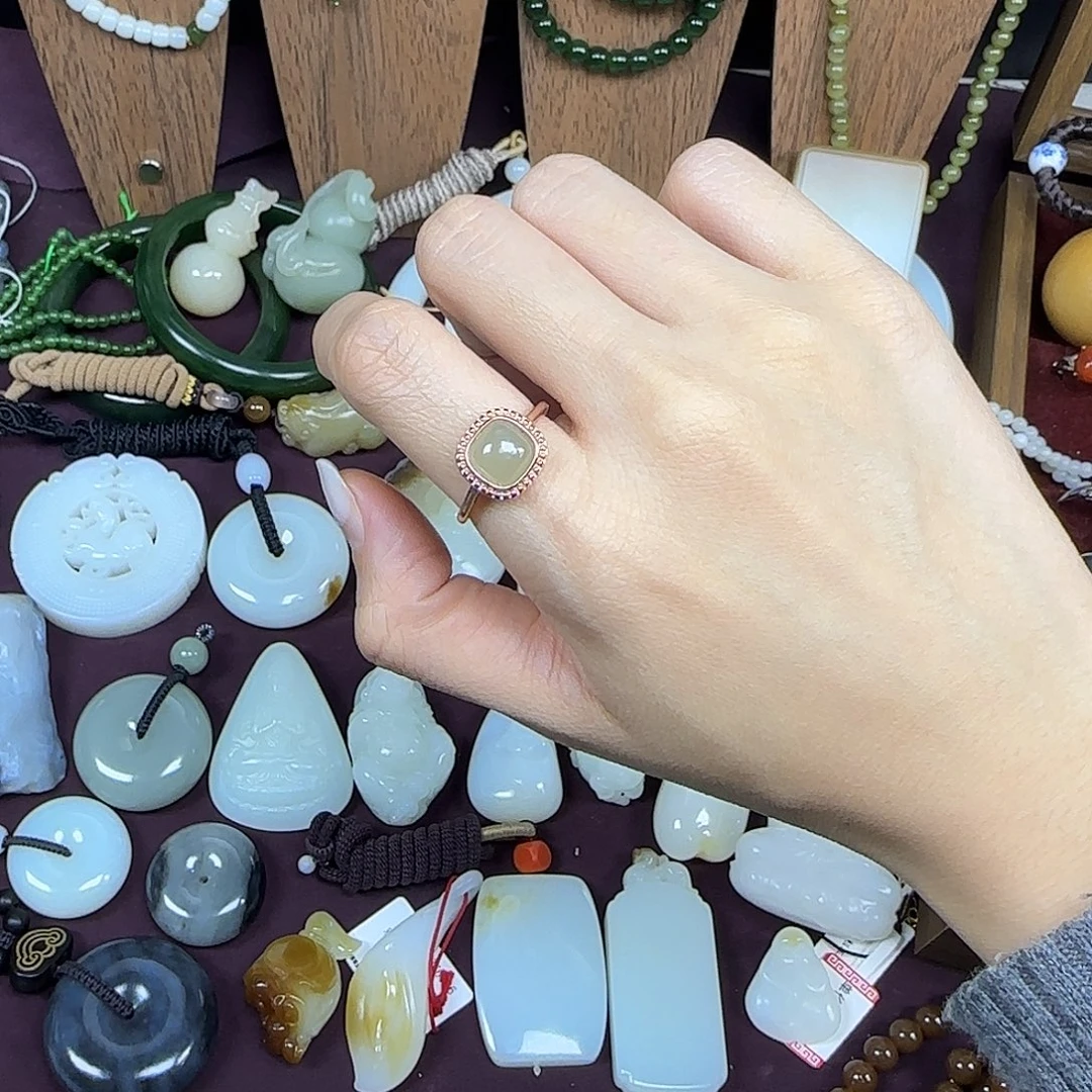 和田玉未镶嵌戒指