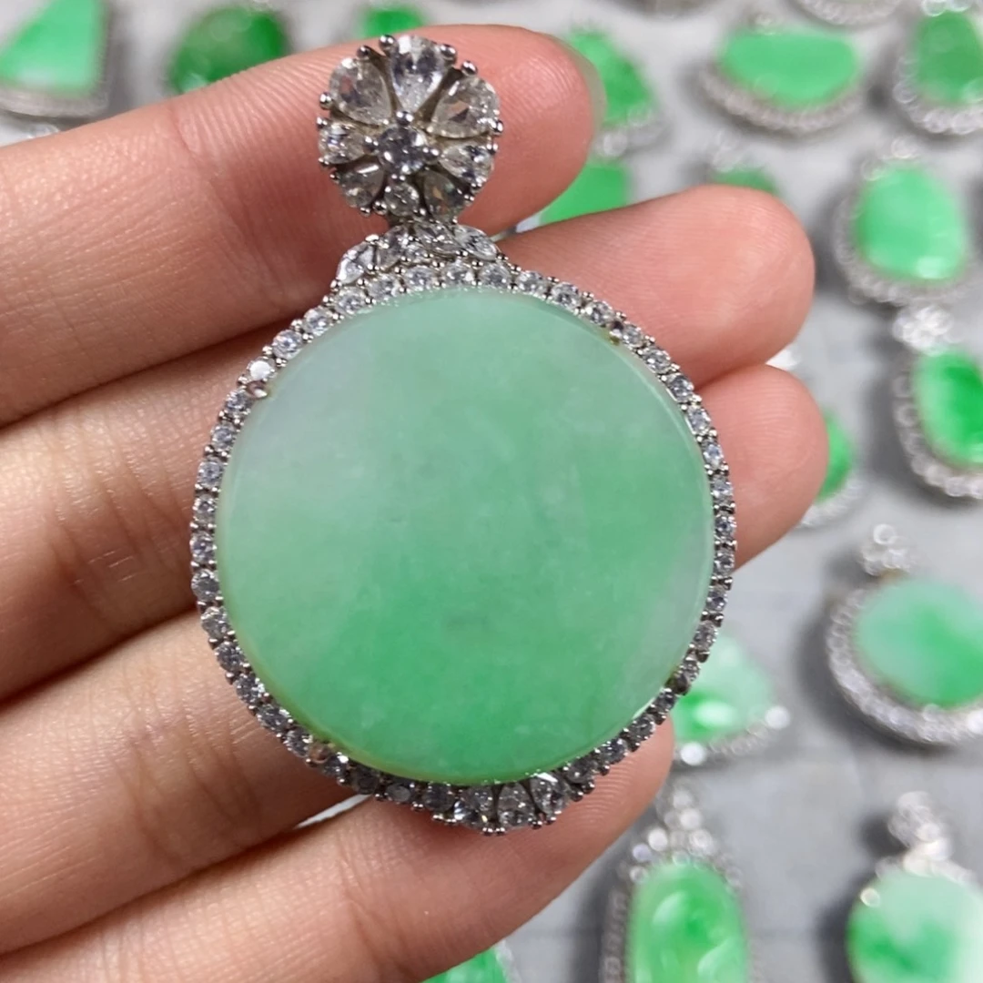 颈饰未镶嵌翡翠圆