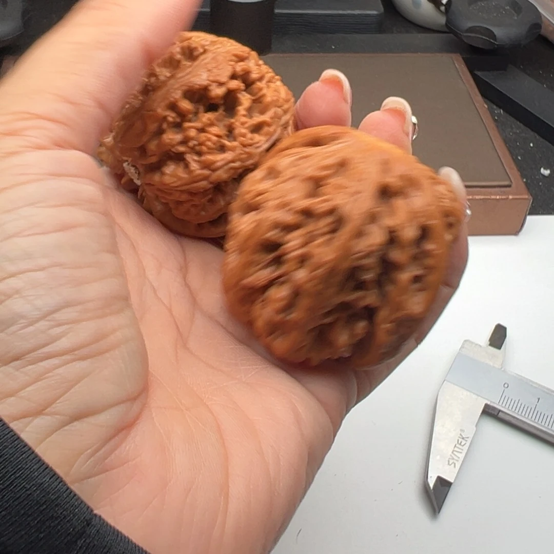 文玩核桃把件粗筋49