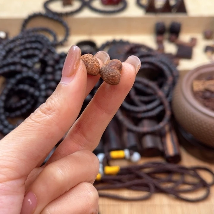 降真香其他y****91.2黄油爱心雕刻件