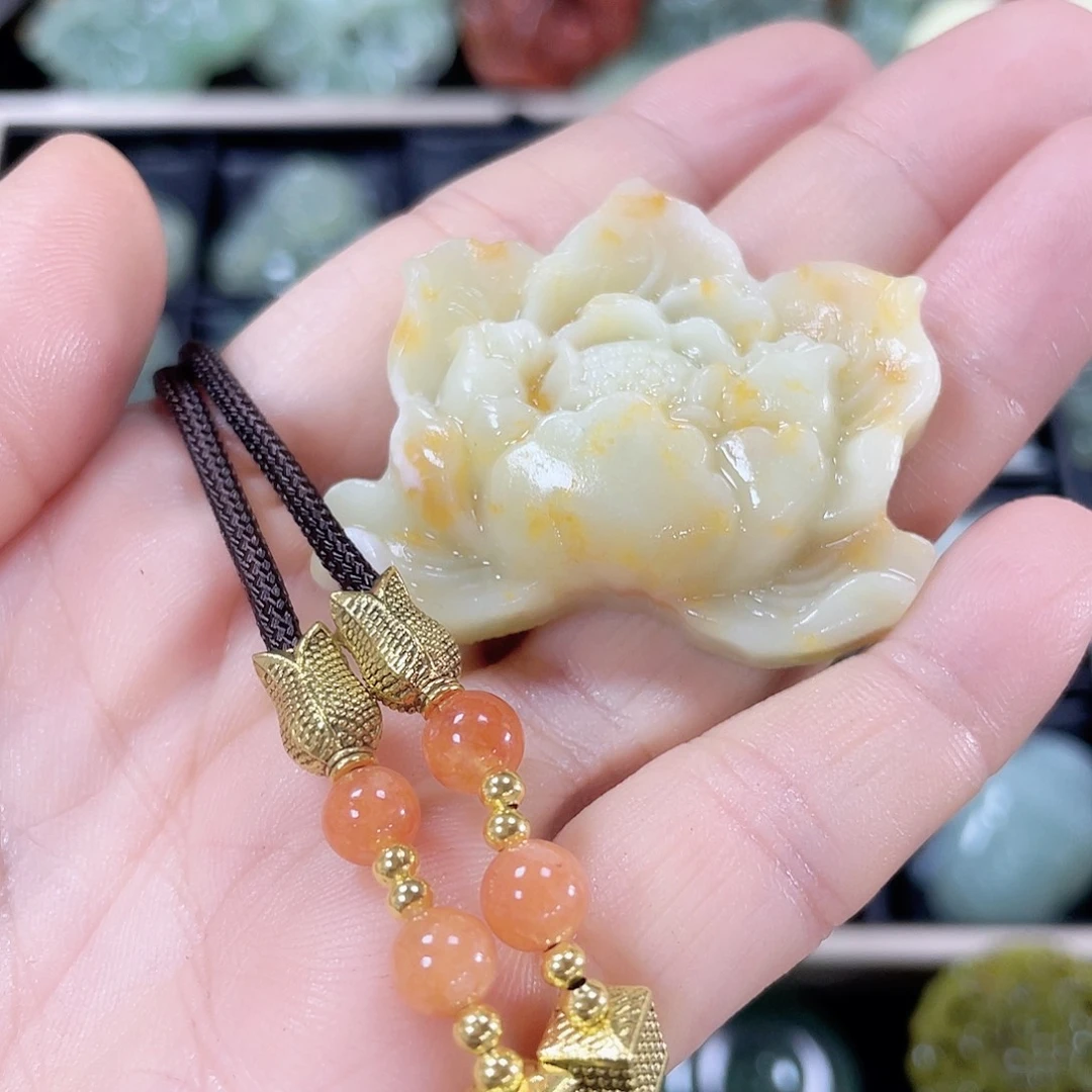 蛇纹石玉颈饰合金