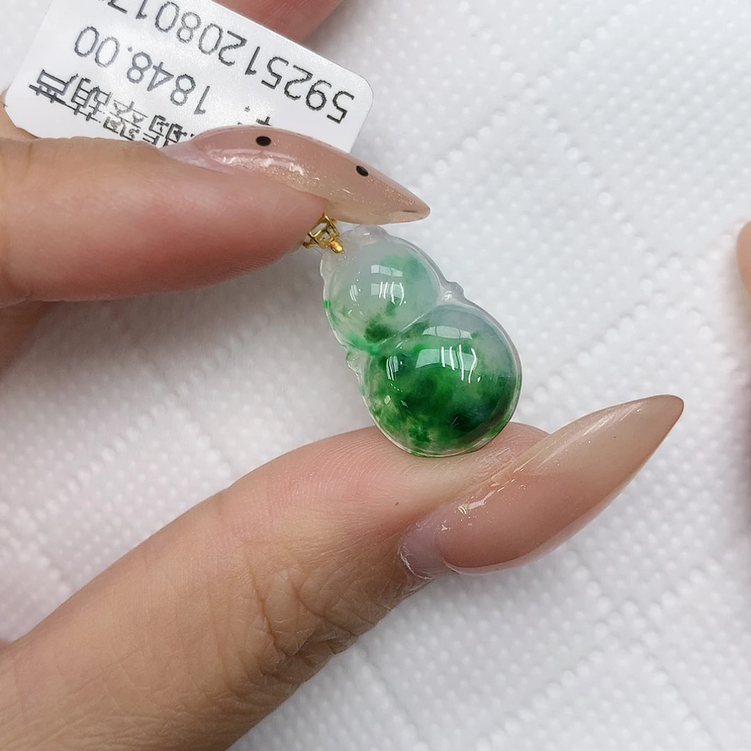 颈饰18K金镶嵌翡翠