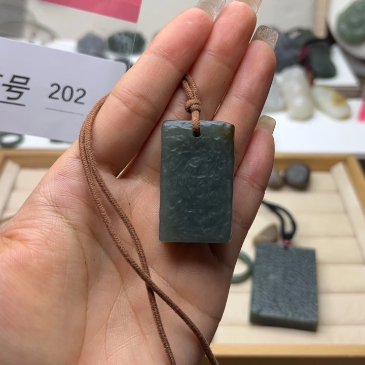 和田玉（糖玉）未镶嵌颈饰