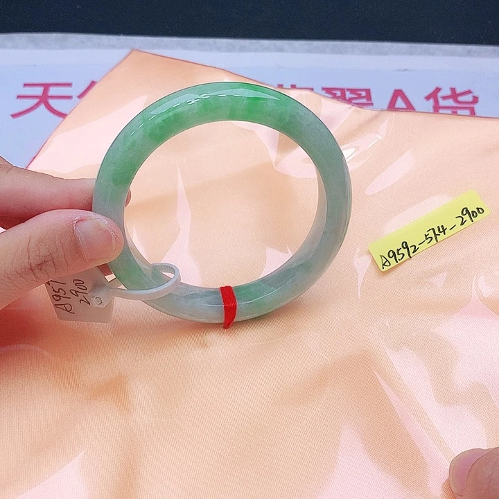 未镶嵌手镯翡翠我