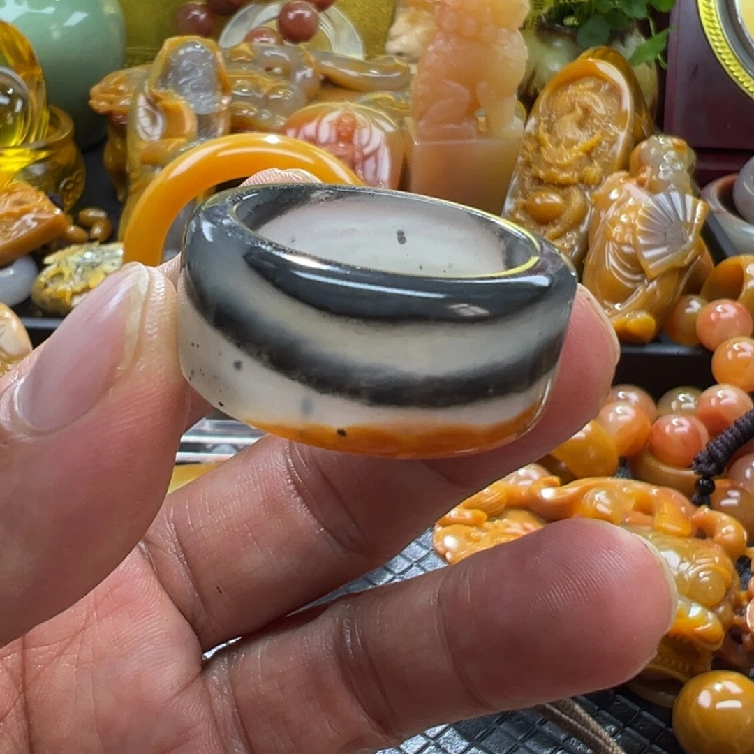 石英质玉未镶嵌颈饰