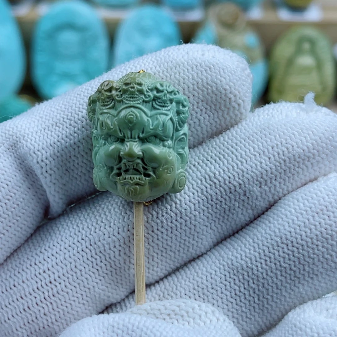 绿松石未镶嵌珠宝奇石