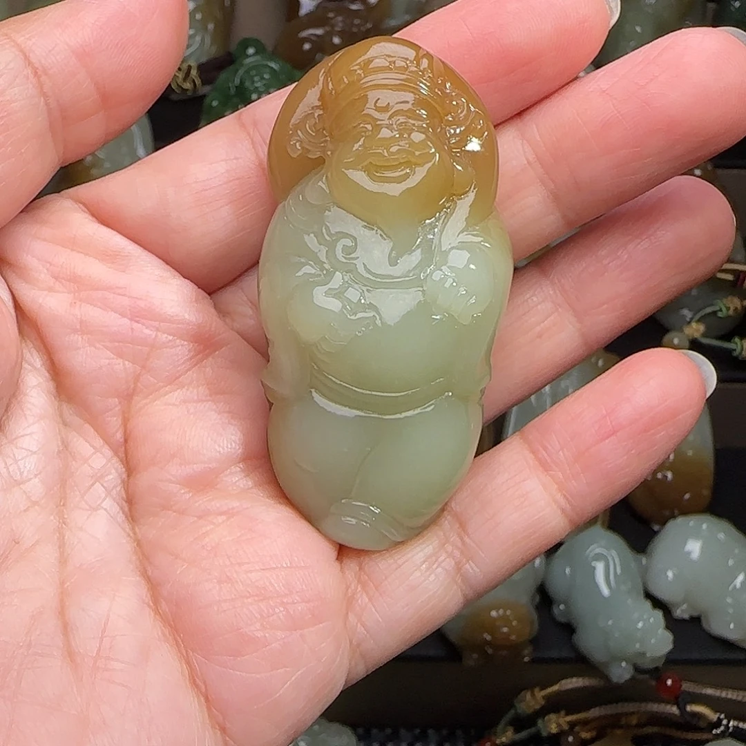 自***喵和田玉未镶嵌颈饰