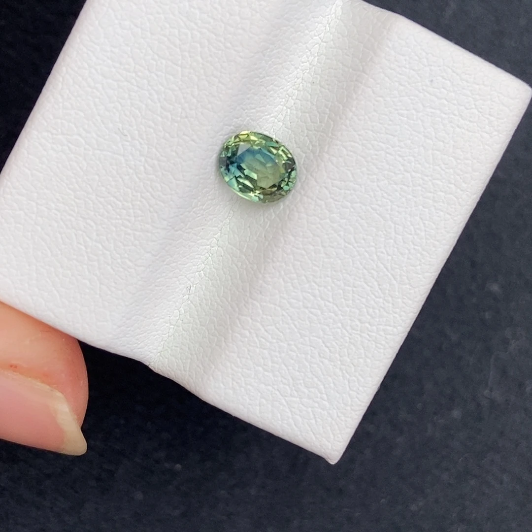 蓝宝石裸石0.8 ct