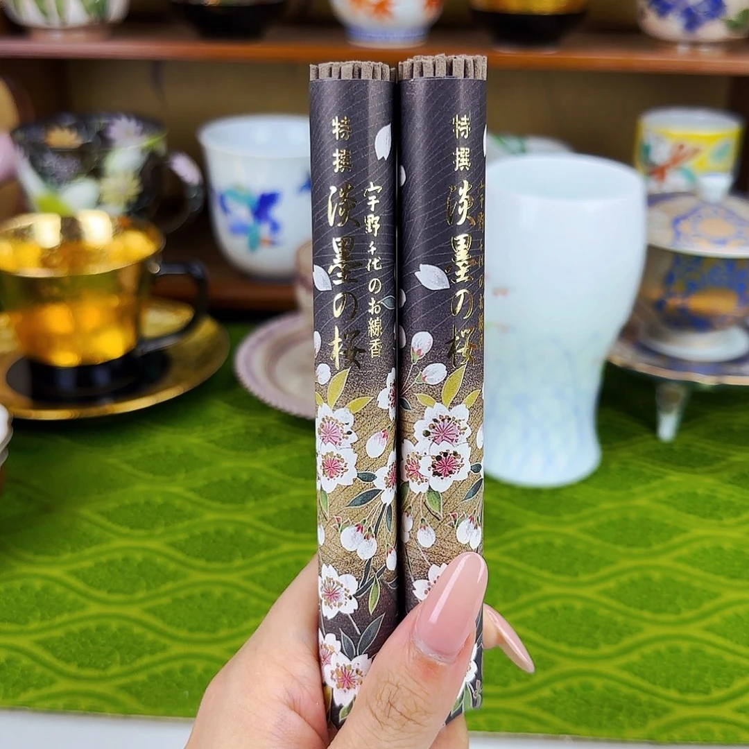 他家茶具瓷器真好看两把