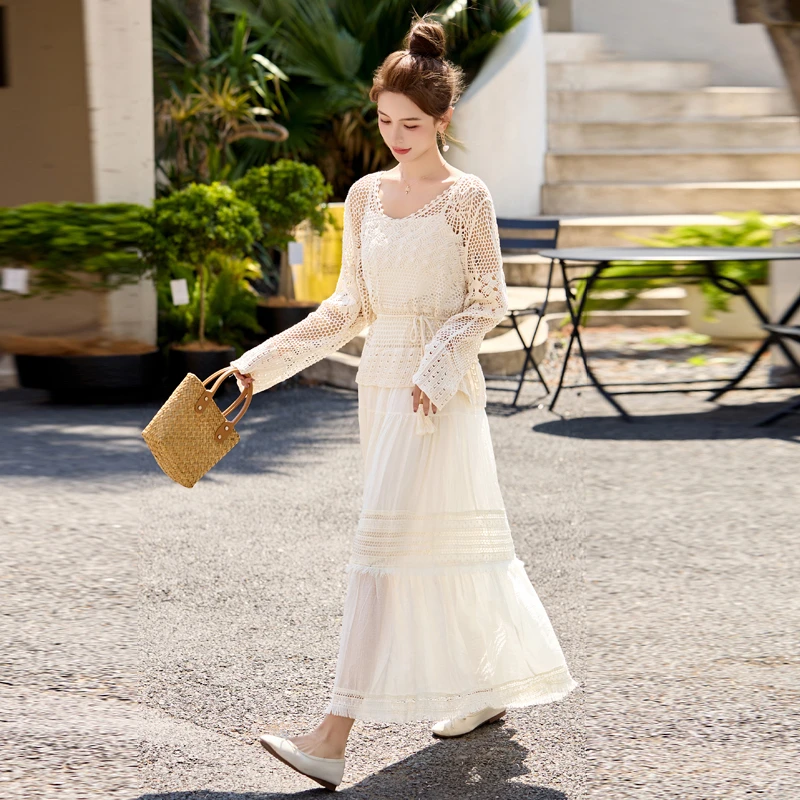 2025夏季新款法式复古钩花镂空针织罩衫胸垫小吊带半身裙三件套装